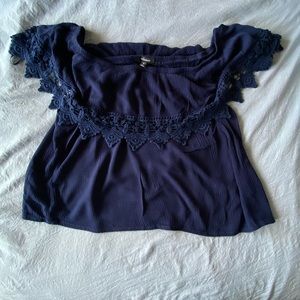 Blue crop type shirt